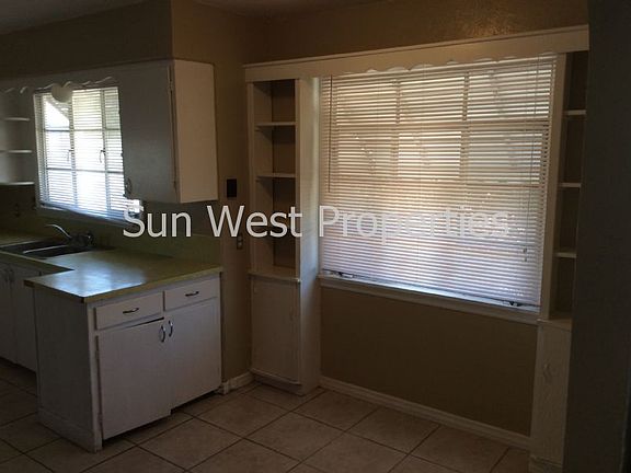 4th image of 406 N Auburn Ave