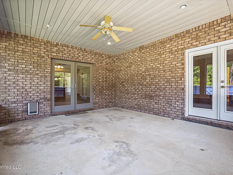 15301 Parker Rd — Photo 47
