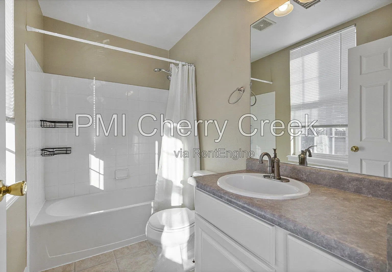 2 bed, 2.0 bath, 1038 sqft, $1,700 — Photo 4