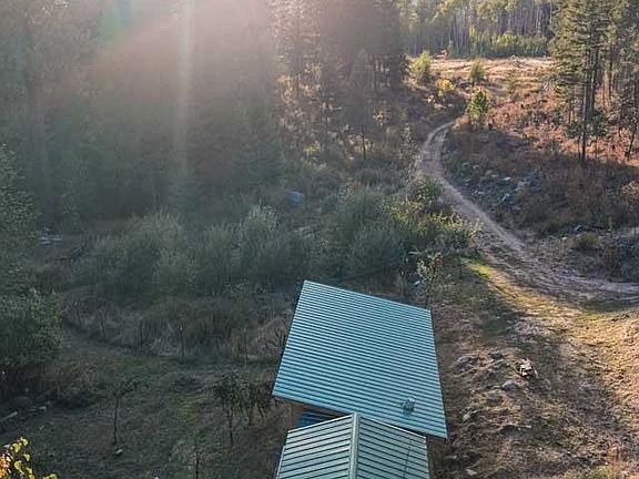 2nd image of 1528 Camp Nine Rd