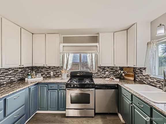 5th image of 1112 E Marine View Drive