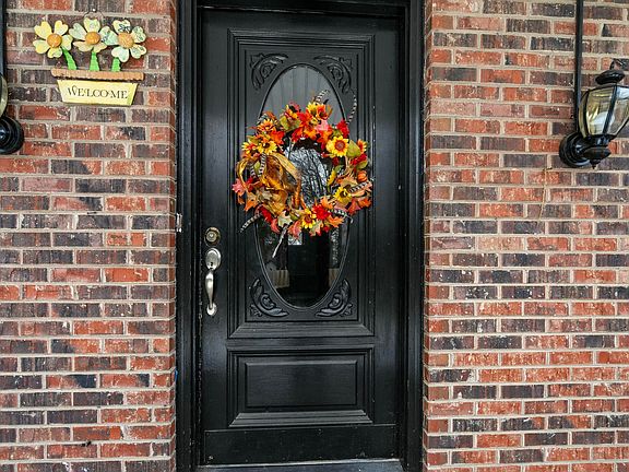 5th image of 927 Bellvue St