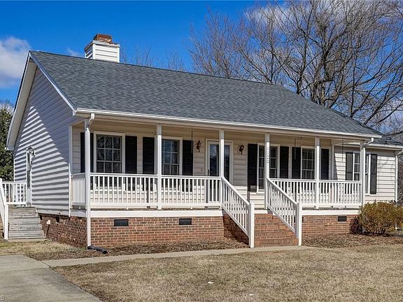 2nd image of 1120 S Woodleigh Cir
