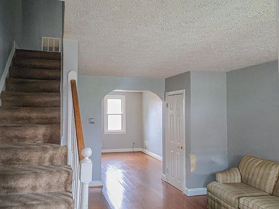 3rd image of 2035 Grinnalds Ave