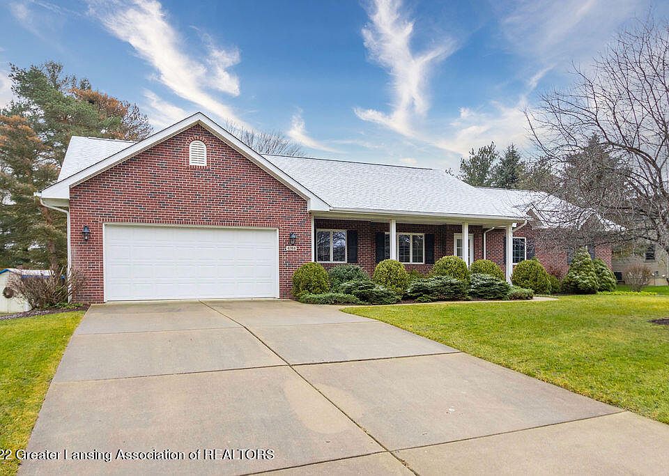 1st image of 6768 English Oak Dr