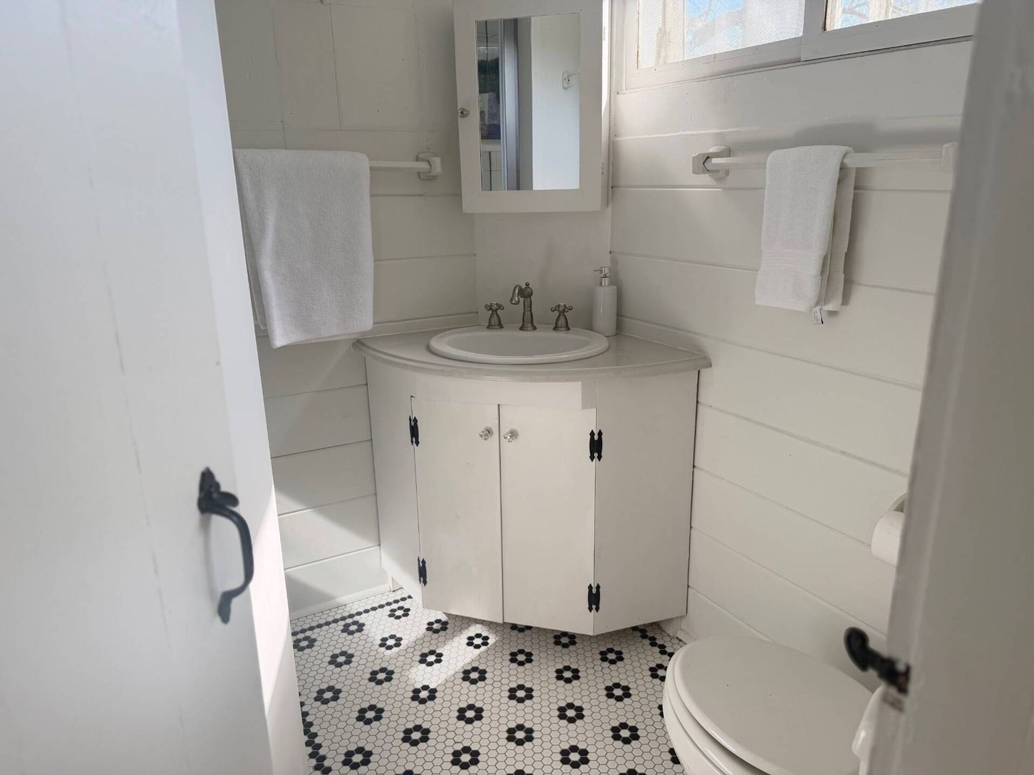  Full Bath on Main Floor