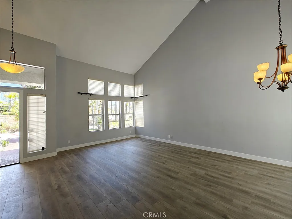 3 bed, 2.5 bath, 1941 sqft, $4,800 — Photo 4