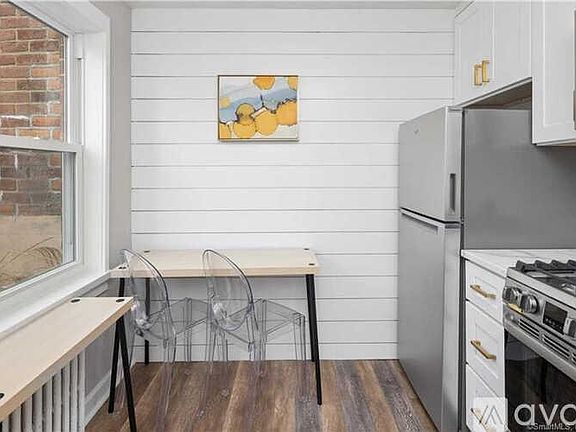 4th image of 21 Standish Rd APT 1