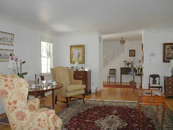3rd image of 7729 Lee Ave