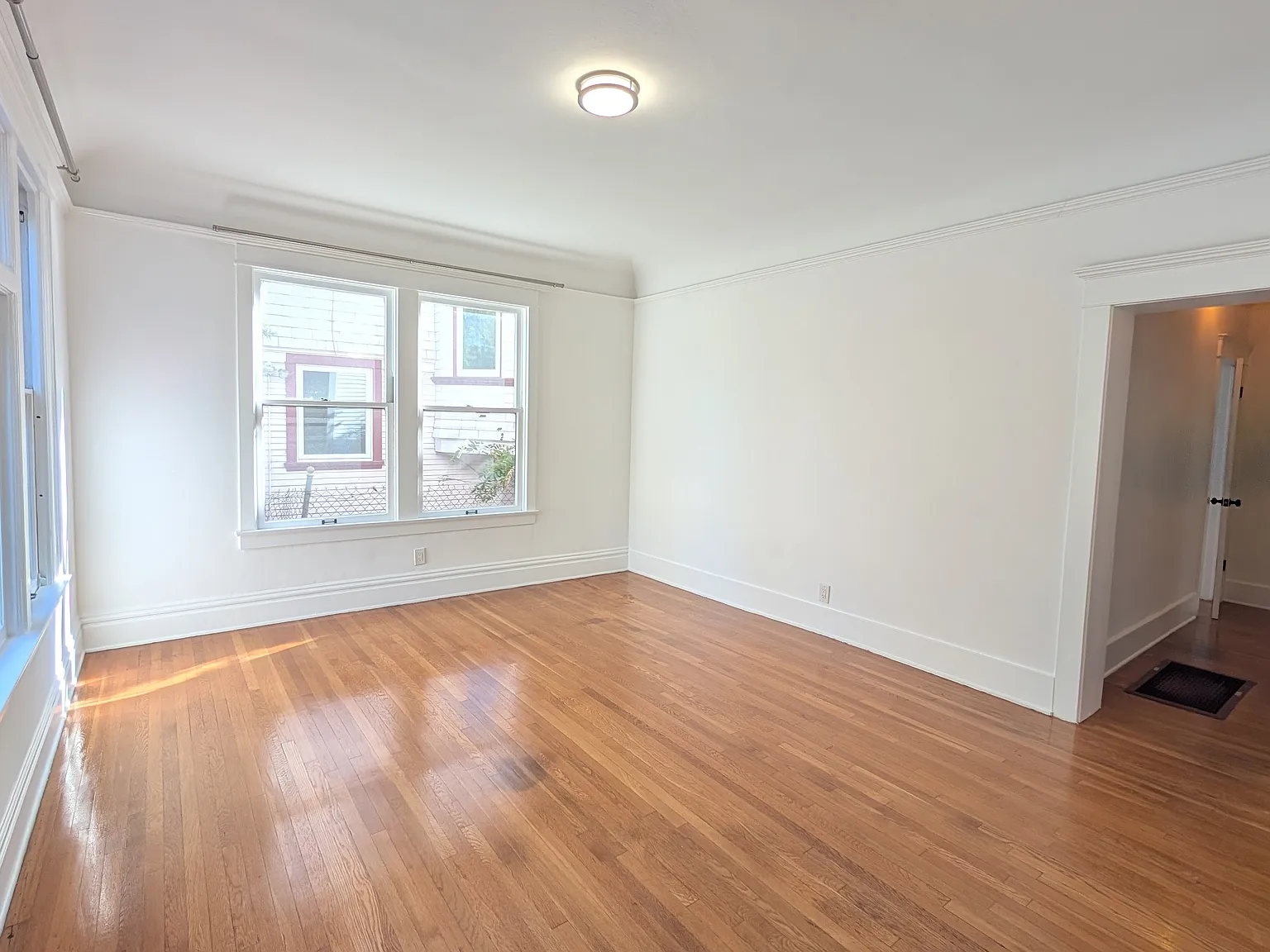 2 bed, 1399 sqft, $3,100 — Photo 4