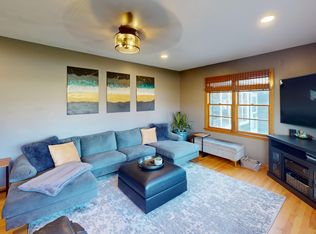 35W733 Wood Ln, St Charles, IL 60175