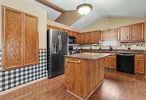 5th image of 6810 Hadrian Dr