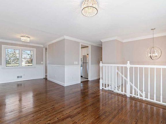 2nd image of 6 Windsor Ct