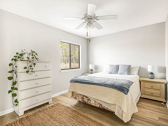 5th image of 143 Beach Cove Dr