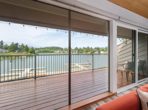 3500 NE West Devils Lake Rd APT 11, Lincoln City, OR 97367