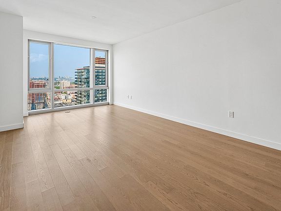 3rd image of 75 Park Ln S Unit 3202