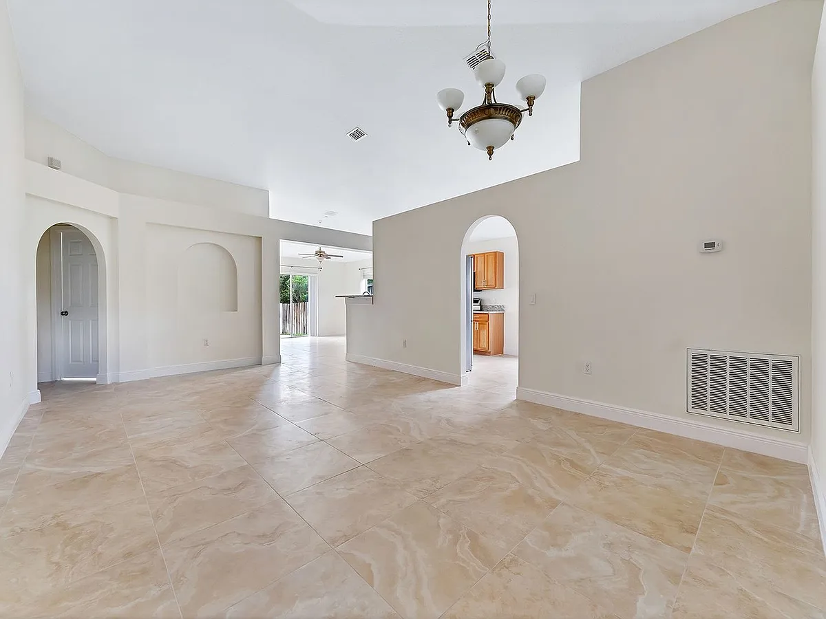 Building Photo - 2111 Corner Point Ct