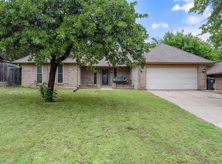 9703 Woodrock Ct, Midwest City, OK 73130