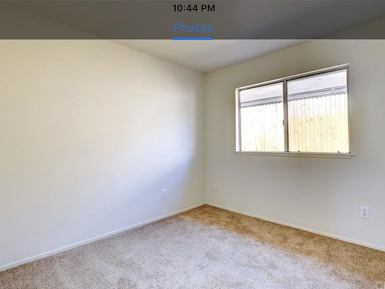 1050 Bascomb Dr — Photo 2