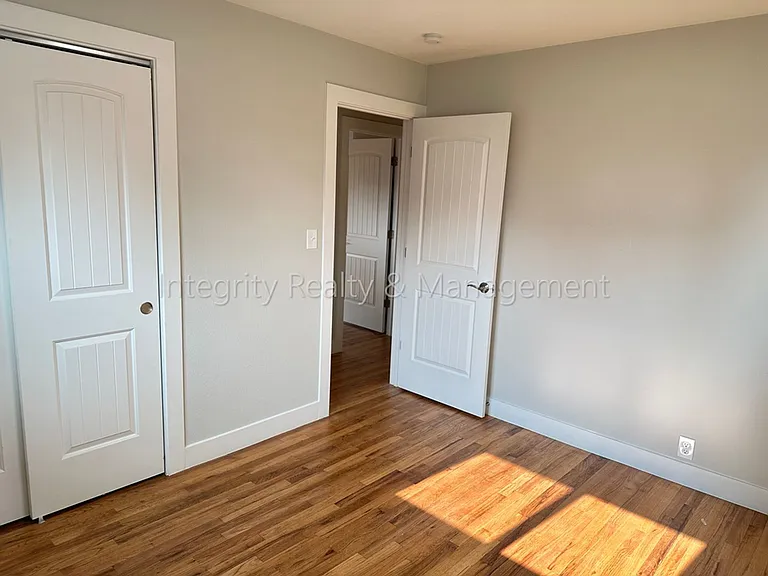 3092 W Layton Ave — Photo 15