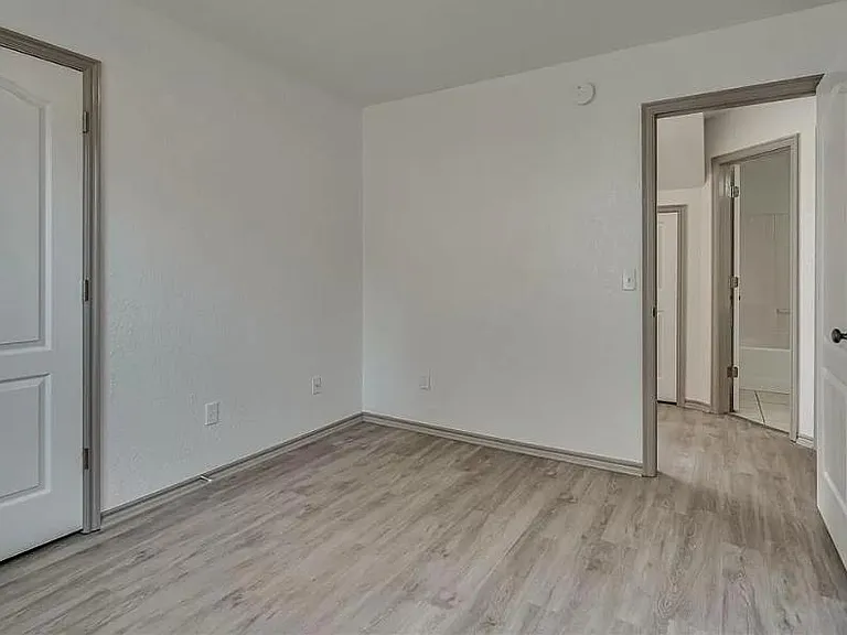 3829 Ives Way — Photo 6