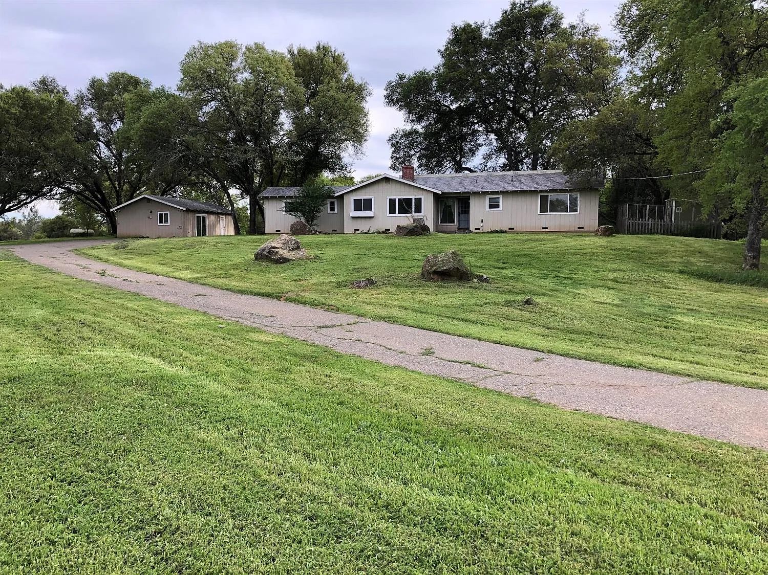 1221 Hidden Lake Ct photo 1