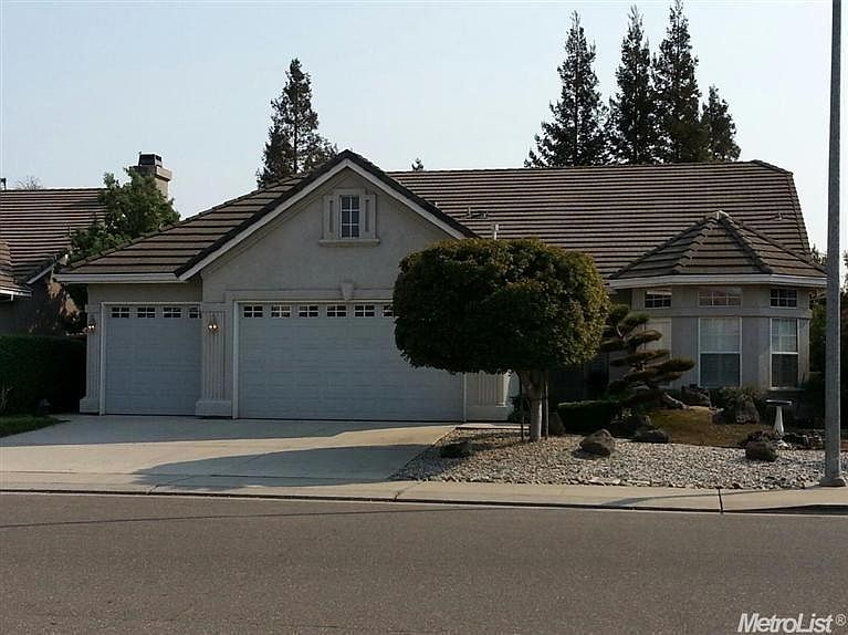 1st image of 3028 Sweetwood Dr