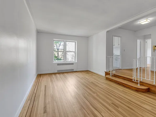 6863 108th St APT 3G, Flushing, NY 11375