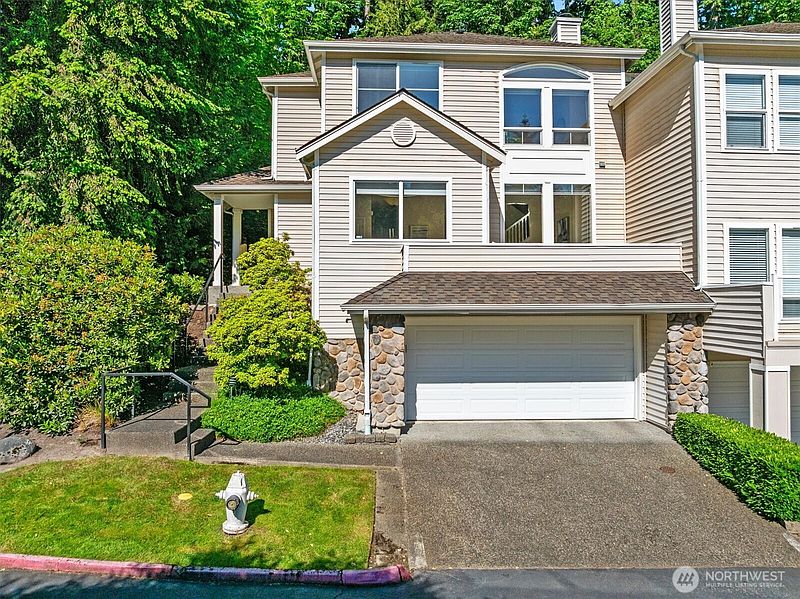 3rd image of 9804 NE Riverbend Drive #B-101