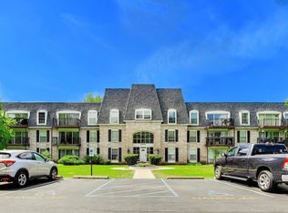 5400 Carriageway Dr APT 103, Rolling Meadows, IL 60008