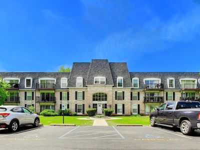 5400 Carriageway Dr APT 103, Rolling Meadows, IL, 60008