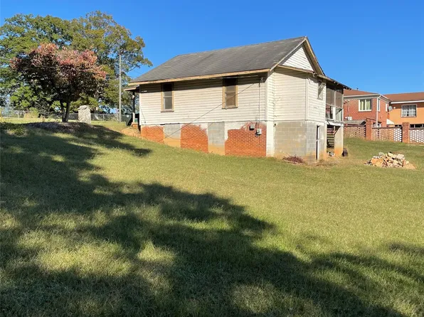 339 29th Avenue Dr NW, Hickory, NC 28601