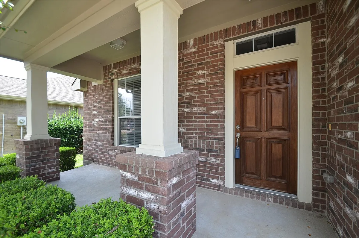 Building Photo - 23207 Dewflower Dr