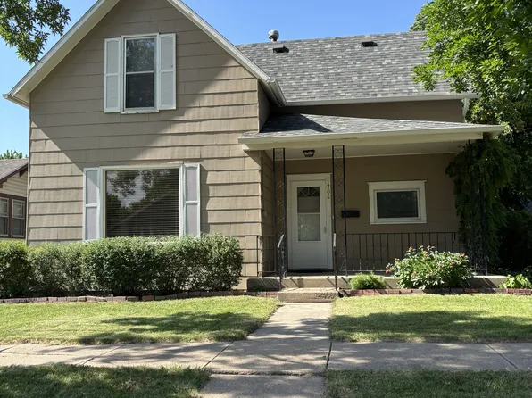 1704 W 5th St, Hastings, NE 68901