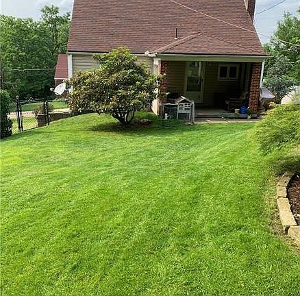 2nd image of 216 Esther Ave