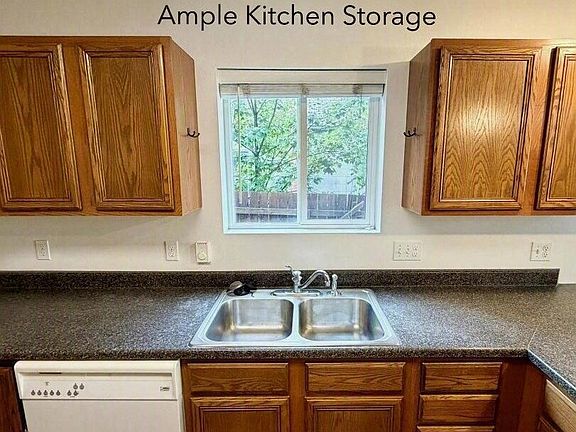 3rd image of 318 N Washington St