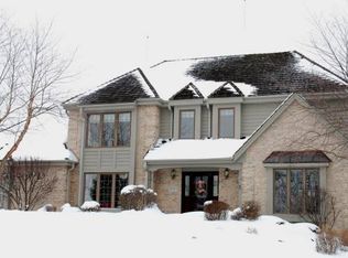 3777 S River Ridge Blvd, Greenfield, WI 53228