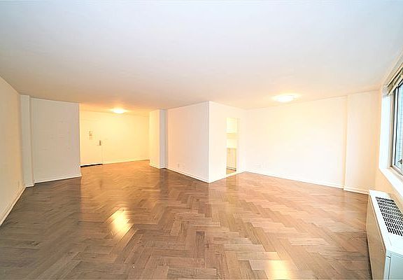 4th image of 160 E 84th St APT 10E