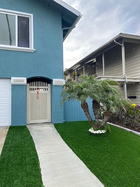 1st image of 2707-09 Bayshore Ave #2709