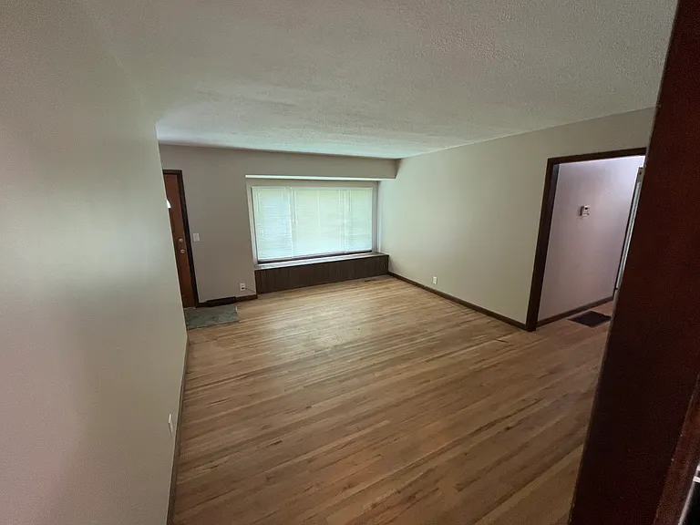 3301 S Ida Ave — Photo 8