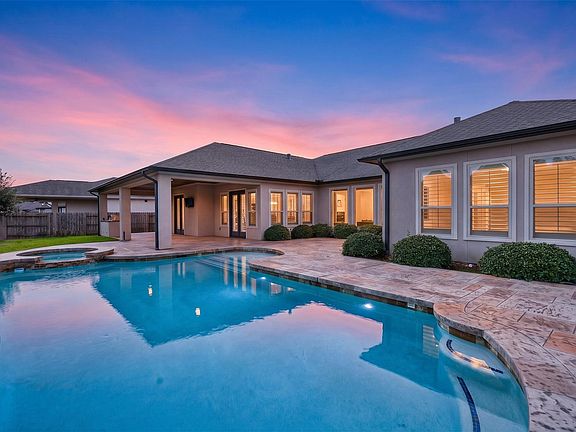 3rd image of 31424 Creekside Oaks Ln