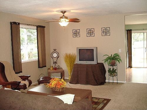 family room 2