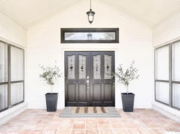 443 N Coronado Dr, Kerrville, TX 78028