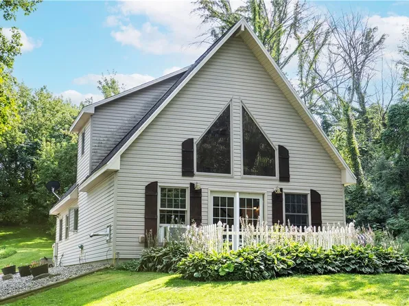 3462 Collins Rd, Syracuse, NY 13215