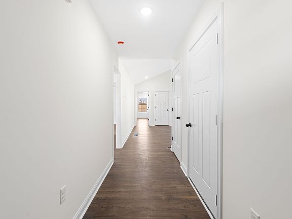 5th image of 869 Denali Dr
