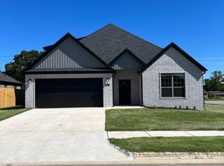 760 Skylar St, Bentonville, AR 72713
