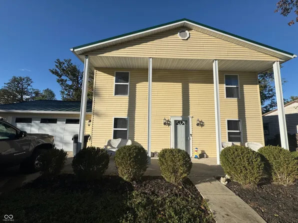 407 Lone Oak Dr, Farmland, IN 47340