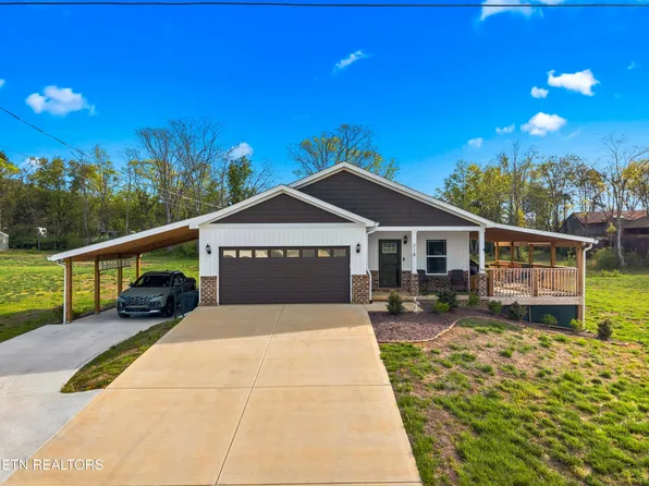 318 Garden Ln, Dandridge, TN 37725