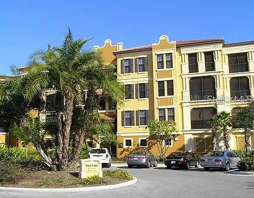3 bed, 2.0 bath, 1915 sqft, $3,000 — Photo 1