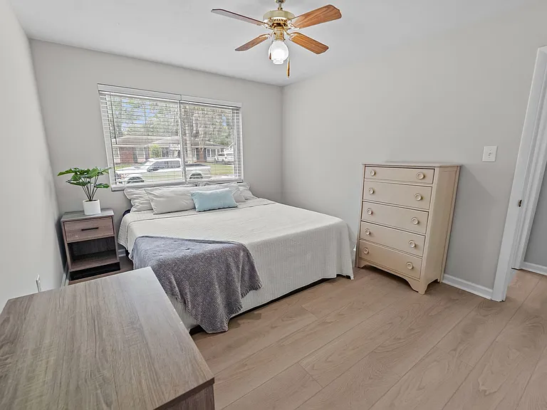 6 Monica Blvd — Photo 29